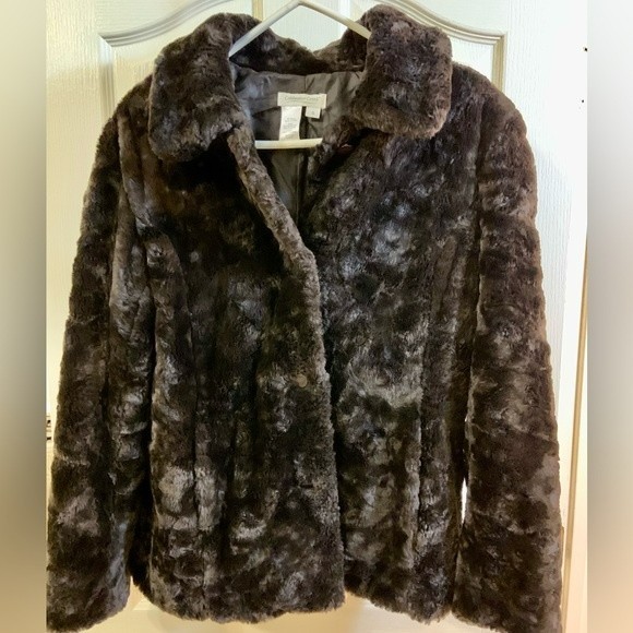 Coldwater Creek Jackets & Blazers - Coldwater Creek ladies brown faux fur winter jacket with pockets & collar.